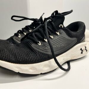Under Armour Men’s Running Shoes Size 7.5 Black Athletic Sneakers